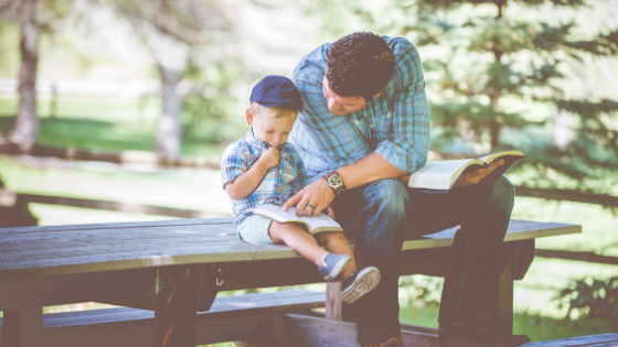 Cómo enseñar a tu hijo a detectar un falso evangelio